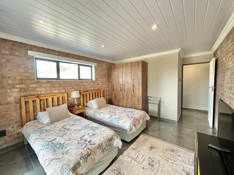 3 Bedroom Property for Sale in Paradise Beach Eastern Cape